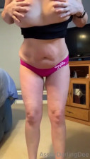 U260094722 Shows Butt Plug And Pussy