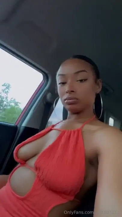 U57807112 Flaunts Her Sexy Figure - ePornLeak