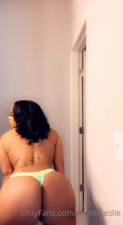 Kiyomileslie Flaunts Her Sexy Figure