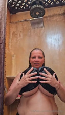 Naughty Thenadinejansen Fondles Her Tits