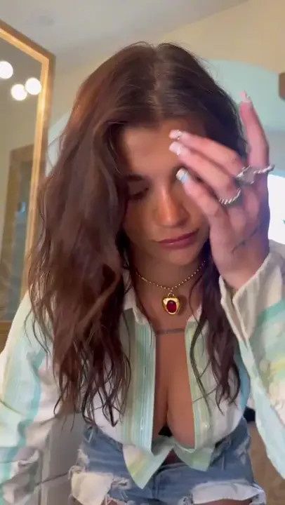 Ari Kytsya Uses Sex Toys To Pleasure Herself - ePornLeak