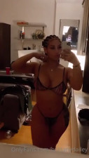 Brittanydailey Flaunts Her Body In Bikini