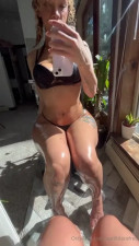 Aprilblazefree Wiggles Her Boobs
