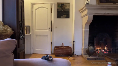 Catherine Chase Bangs Broke Tenant