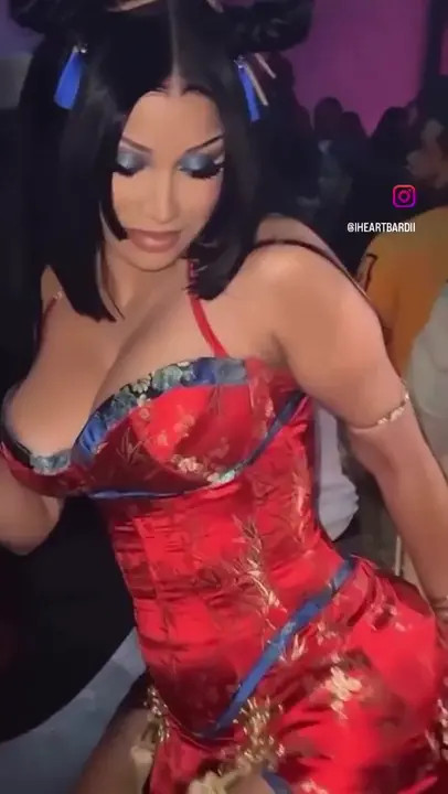 Cardi B Dancing Her Fat Ass In The Club - ePornLeak