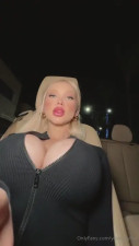 Busty Yesbabylisa Rides As A Passenger Princess