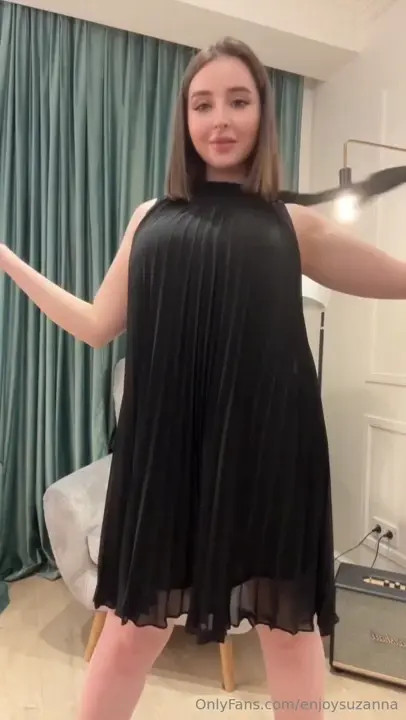 Suzanna Joy Inserts A Toy In Her Cunt - ePornLeak