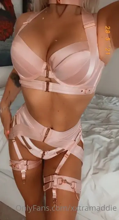 Xxtramaddie Shows Off Her Flawless Barbie Body - ePornLeak