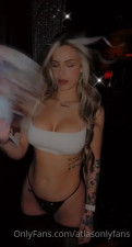 Atlasxanatomy Exposes Her Body In The Club