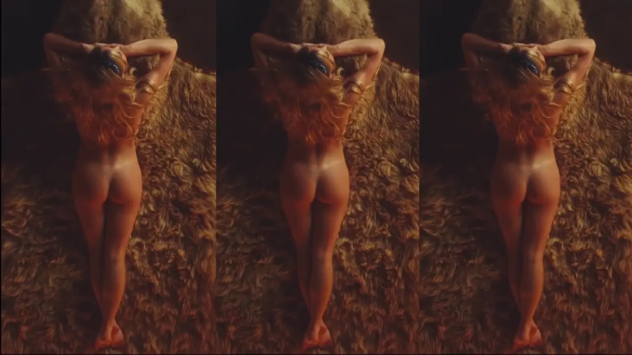 Sydney Sweeney Lays Naked On A Rug - ePornLeak