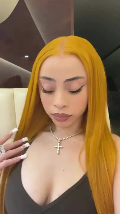Blonde Ice Spice Showing Her Sexy Dress - ePornLeak