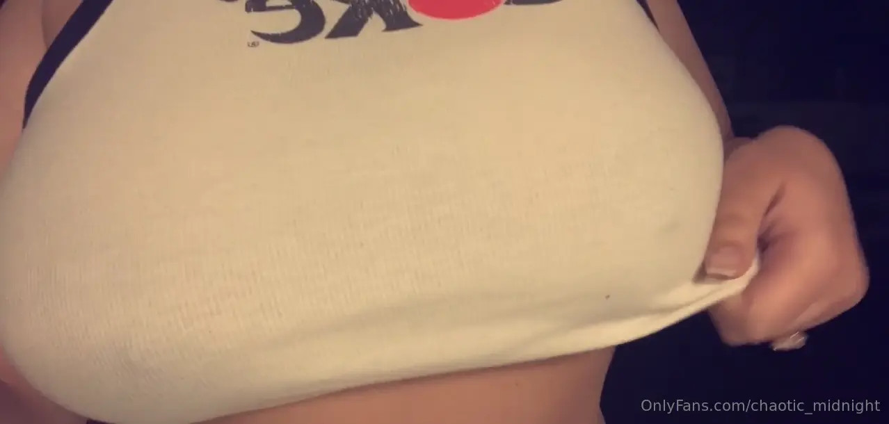 Chaotic_Midnight Squishes Her Soft Pillow Jugs - ePornLeak