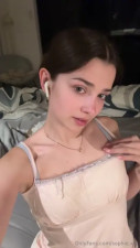 Sophie XDT Teases On Her Bed