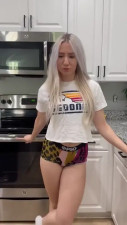 Maddiepricelol Goes Down On Her Knees