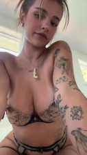 Ari Kytsya Masturbates With A Vibrator