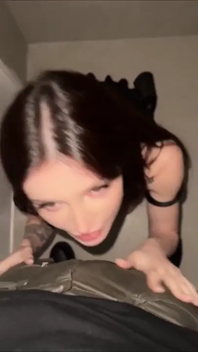 Dainty Wilder Blows And Gets Railed In The CR - ePornLeak
