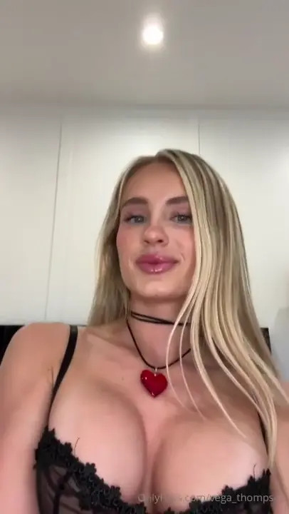Vega Thompson Rides A Dildo Until She Cums - ePornLeak