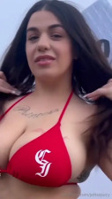 Jettsojuicy Flaunts Her Body On Cam
