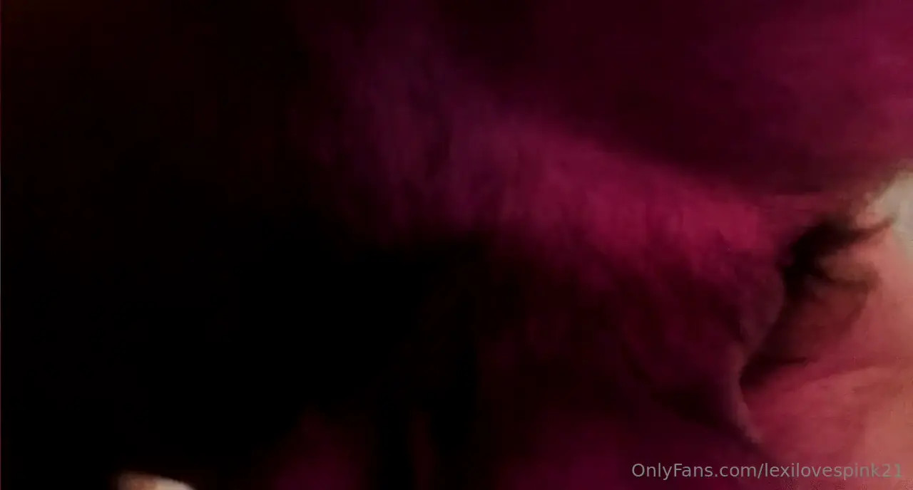 Lexilovespink21 Gets Penetrated - ePornLeak