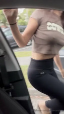 Gracewearslace Gives A Blowjob In The Car