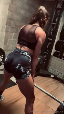 Hotmomjessica’s Workout Curve Tease
