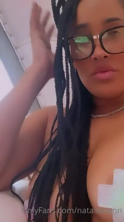 Natalie Nunn Tapes Her Nipple - ePornLeak