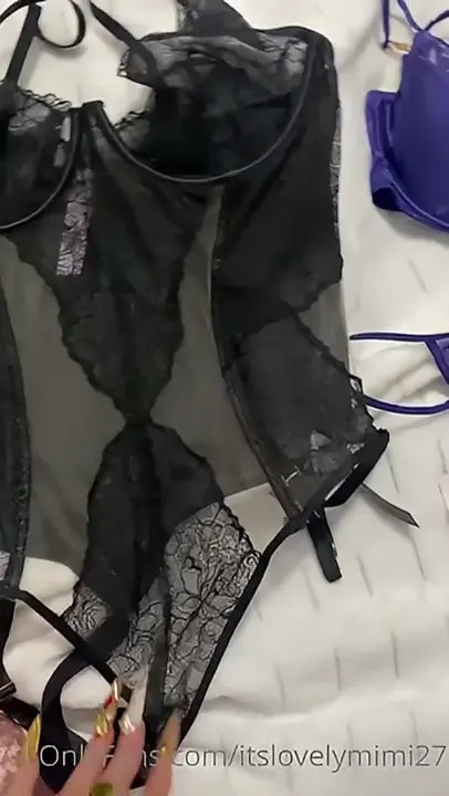 Itslovelymimi27 Shows Her New Lingerie - ePornLeak