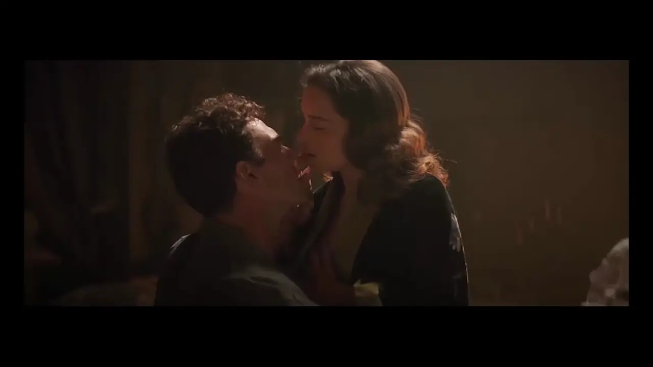 Emilia Clarke Sleeps With Her Painter - ePornLeak