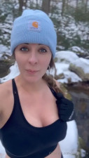 Sarah Hayes Lets Her Tits Out In The Cold