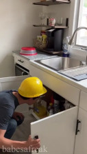 Babesafreak Seduces The Plumber For Sex
