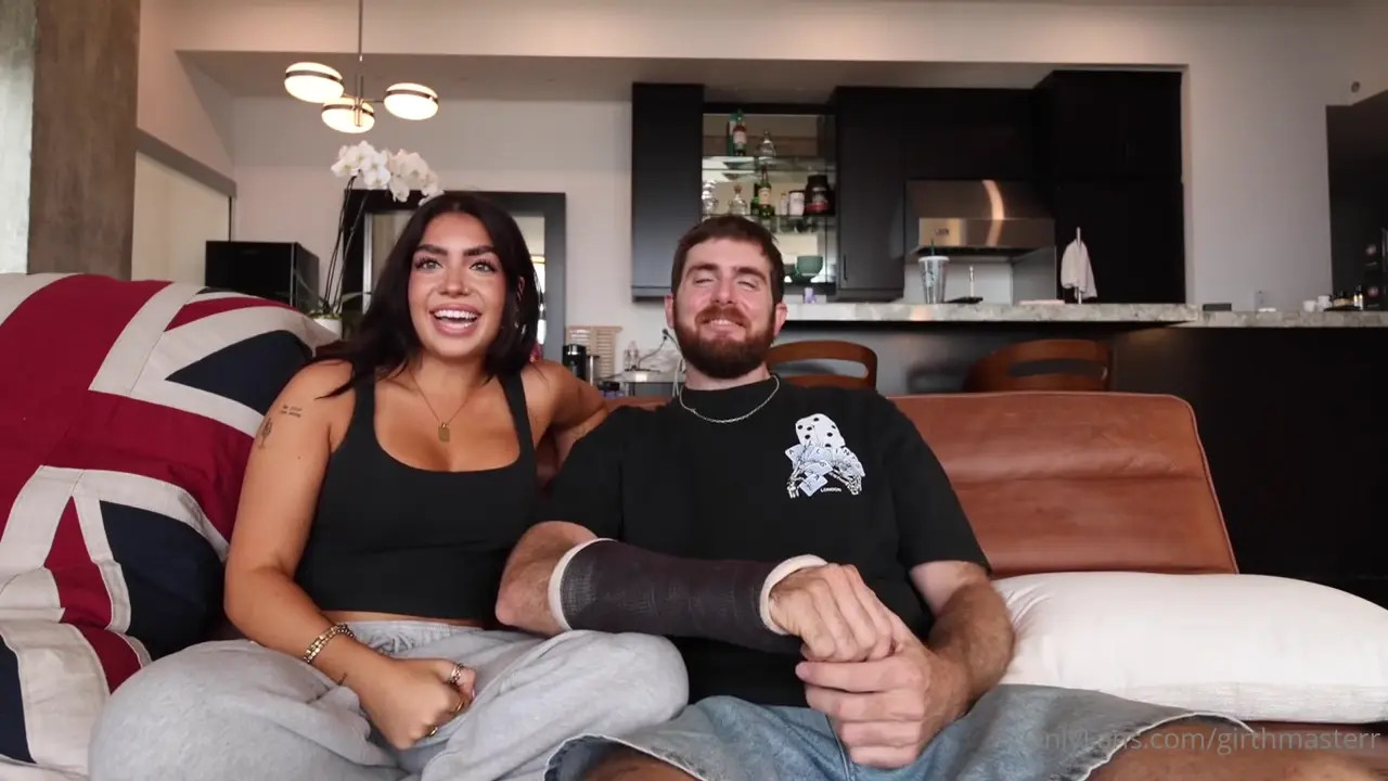 Girthmasterr Screws Lilsyourfav On The Couch - ePornLeak