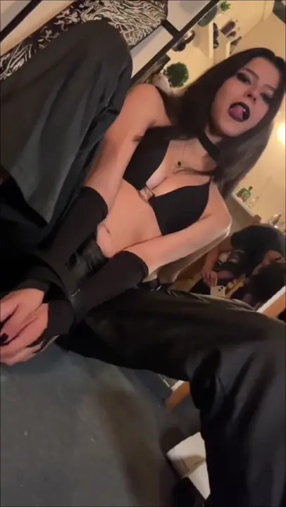 Goth Girl Blackyblack Blows A Cock - ePornLeak