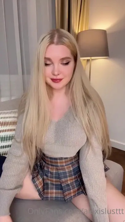 Alexislusttt Pleasures Her Pussy With A Dildo - ePornLeak