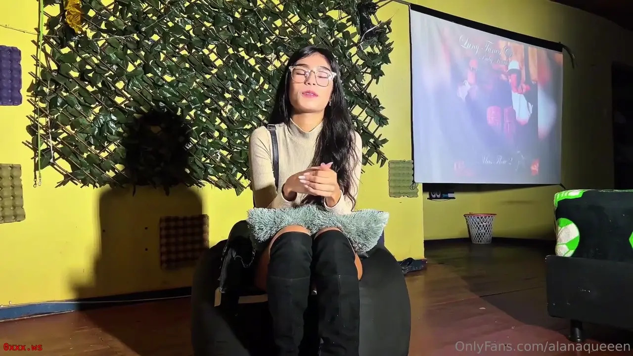 Alanaqueen Gets Drilled While Lying Down - ePornLeak