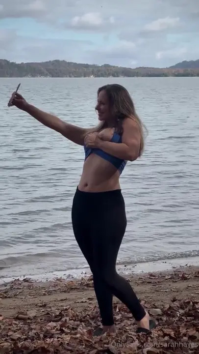 Peeping Sarah Hayes Nude In Public - ePornLeak