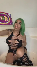 Itslovelymimi27 Pours Milk On Her Body
