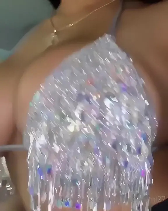 Itslovelymimi27 Wears A Shiny Bra - ePornLeak