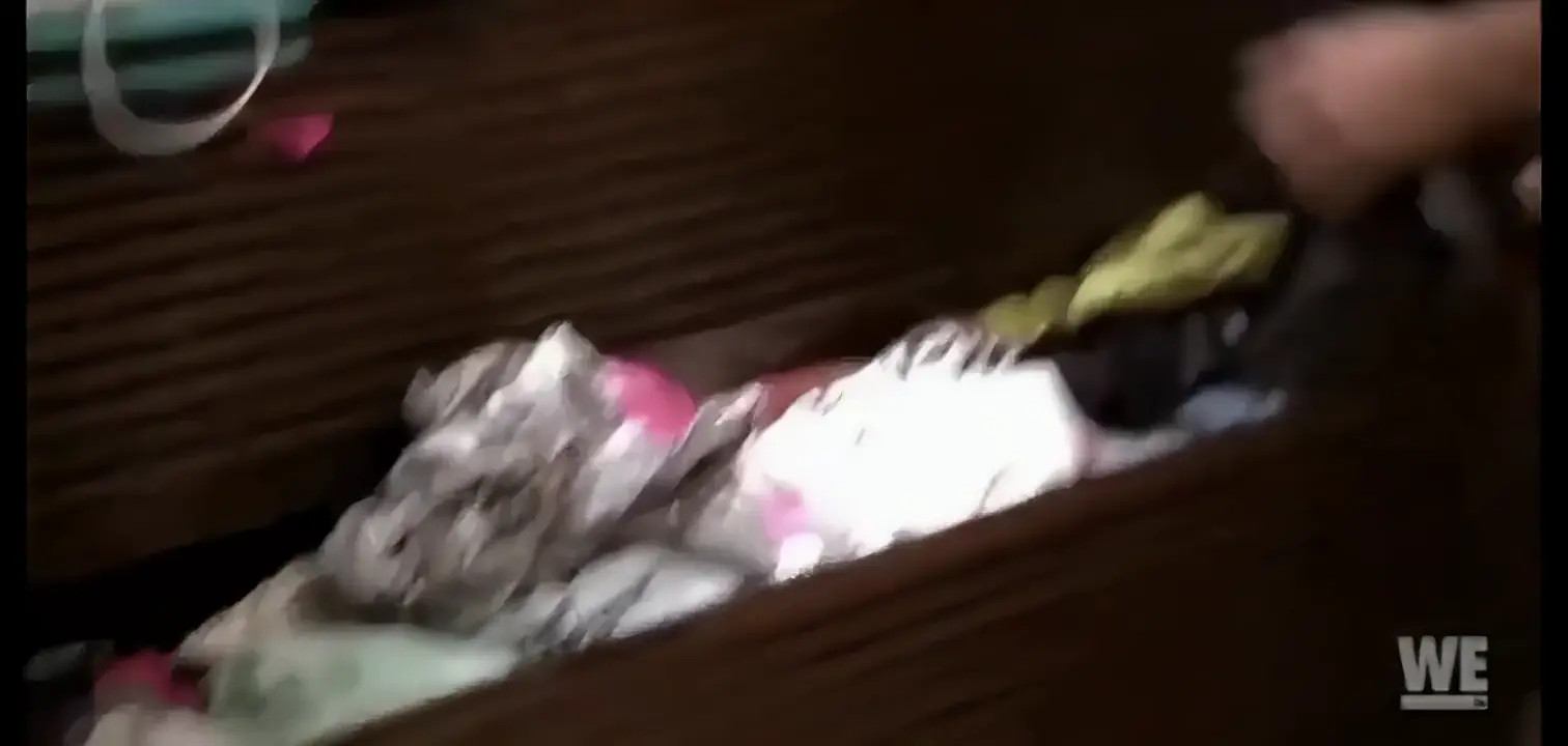 Hot Kendra Wilkinson Gets Ready For A Show - ePornLeak