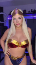 Summer Brookes Masturbates As Wonder Woman