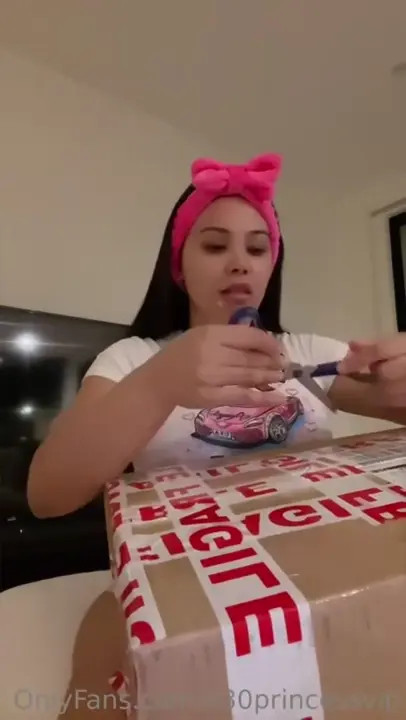 E30princess Unboxes In Her Panties - ePornLeak