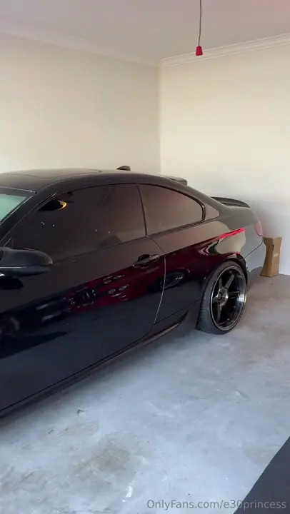 Cleavage Out E30princess Flaunts Her Cars - ePornLeak