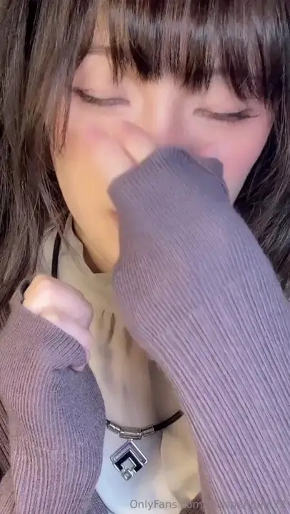 Misspenguin72 Fingers Her Tight Ass - ePornLeak