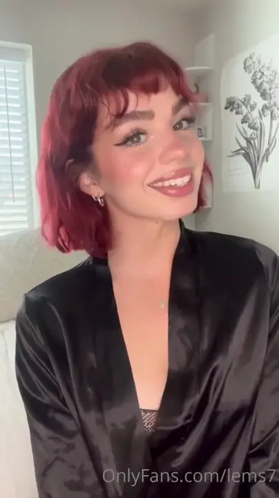 Lems7 Sticks A Toy Up Her Pussy - ePornLeak