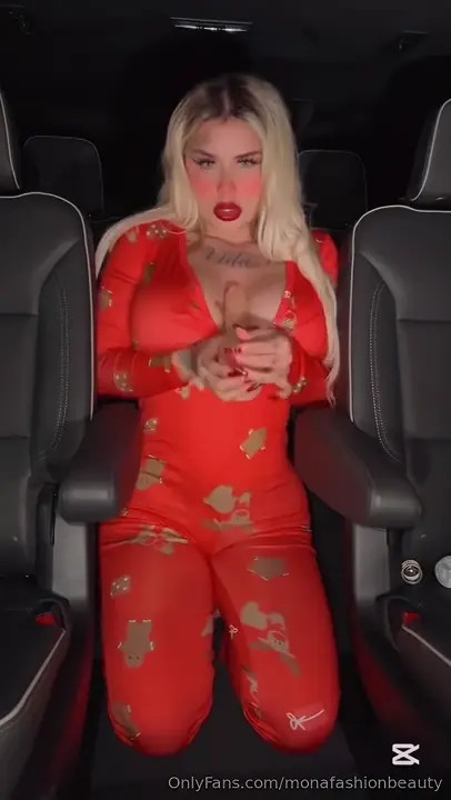 Monafashionbeauty Rubs Pussy In A Car - ePornLeak