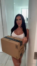 Desireedesirexoxo Rides A Delivery Guy's Dick