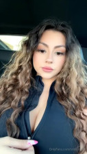 Solyluna24 Unzips To Show Her Cleavage