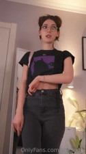 Aiwaonly Masturbates In Her School Uniform