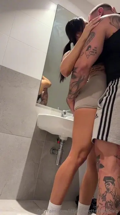 AliciaDavis Gets Nailed After A Workout - ePornLeak