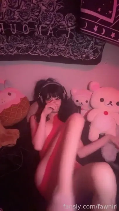 Fawnirl Plays Videogames While Naked - ePornLeak