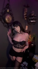 SweetMuffiins Performs A Steamy Blowjob